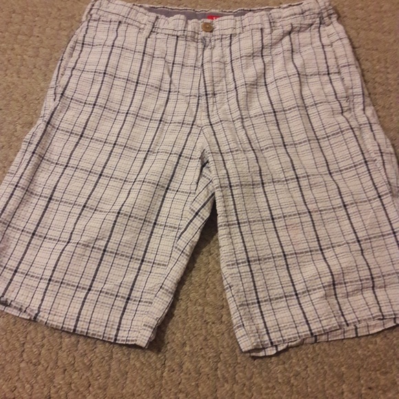 Mens Izod shorts 32 - Picture 1 of 2